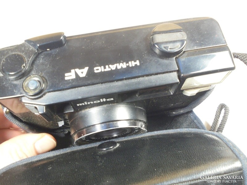 Retro régi fényképező gép fényképezőgép tokjában- Minolta Hi-Matic AE