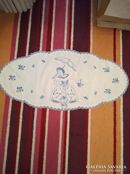 Small tablecloth embroidered with beautiful blue color