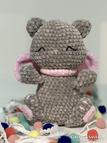 Masni, the crocheted plush cat