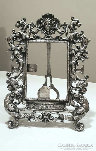 Silver-plated copper picture frame with cherub decorations from the end of the 19th century