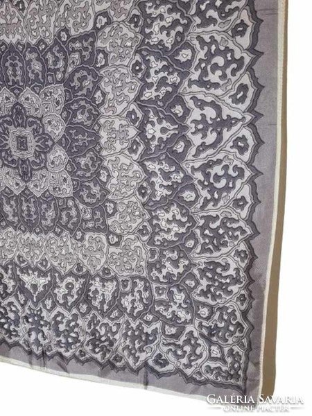 Vintage scarf 66x66 cm. (6497)