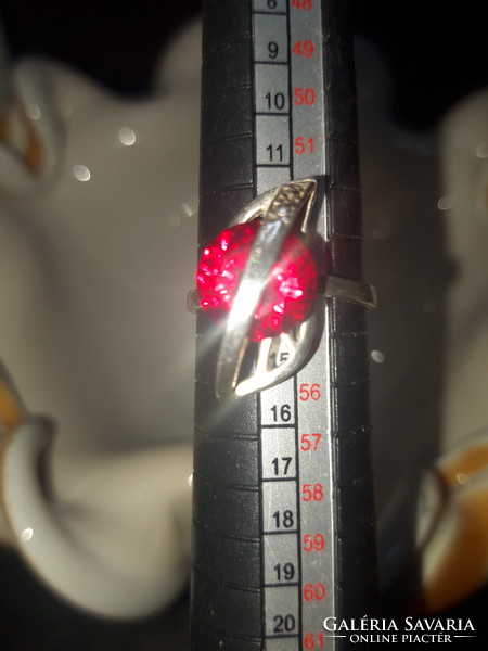 Magyar ezüst gyűrű, forgó, 4 karátos rubin kővel - 54- es méret