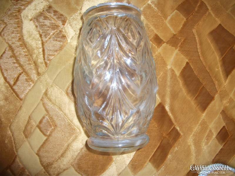For collectors! Antique glass vase with a heavy pattern: height 20 cm, largest diameter: 12.5 cm, bottom: 6.2 cm