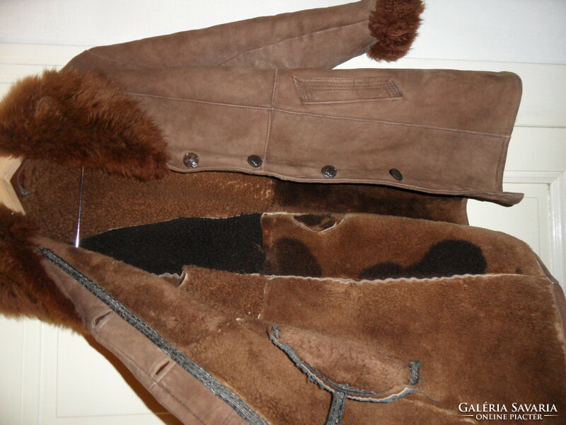 Older brown suede fur on fog (m / l)