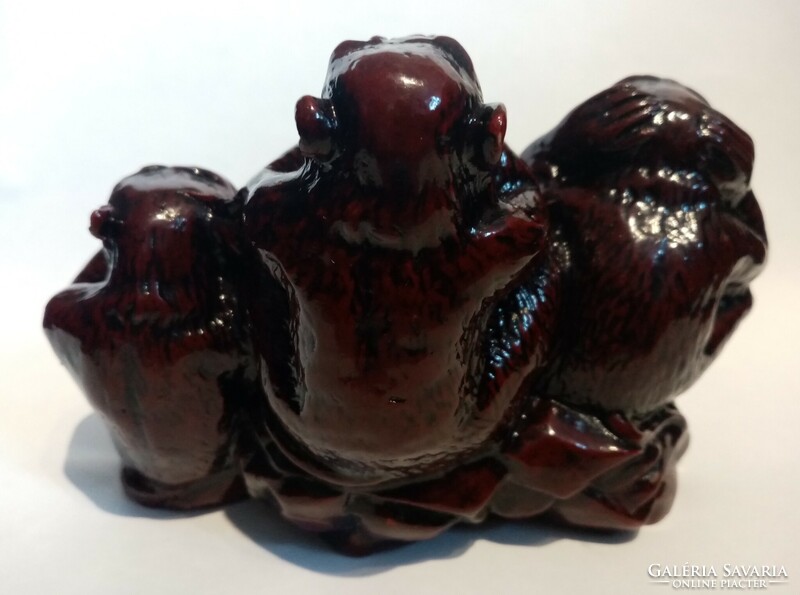Can't see, can't hear, can't speak statue / the three wise monkeys figure (larger)