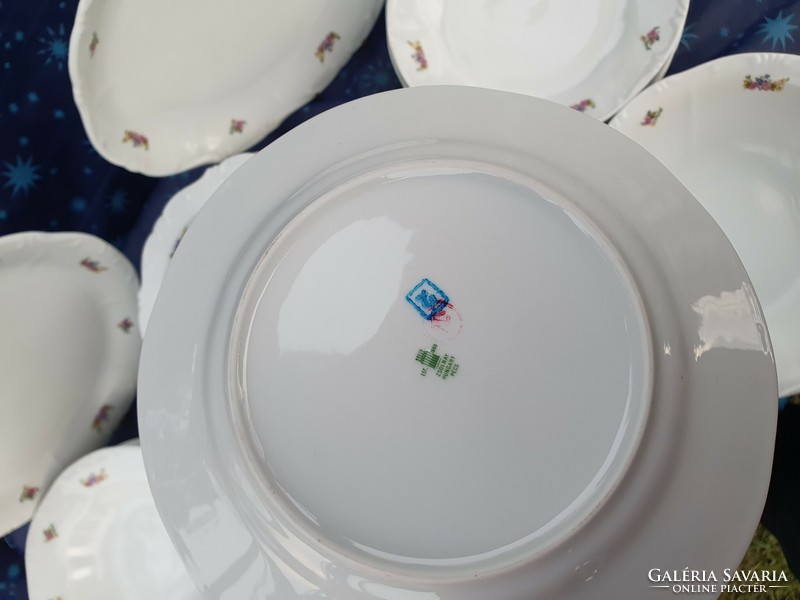 Zsolnay new tableware with scattered flowers