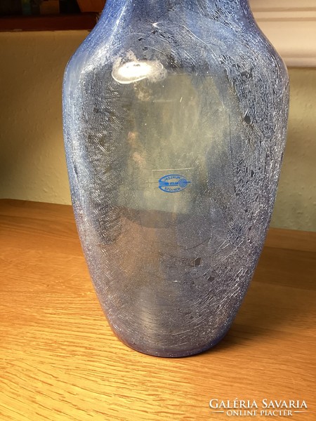 Karcagi berekfürdői kék fátyolüveg váza 24 cm.