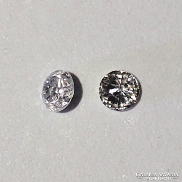 Természetes gyémánt - 0,005 ct, 0,7 mm, I-J, I1, briliáns csiszolású, nem kezelt