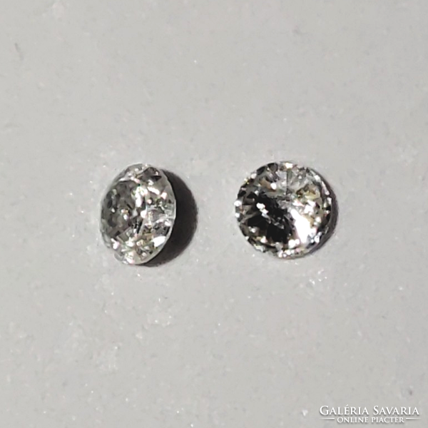 Természetes gyémánt - 0,005 ct, 0,7 mm, I-J, I1, briliáns csiszolású, nem kezelt