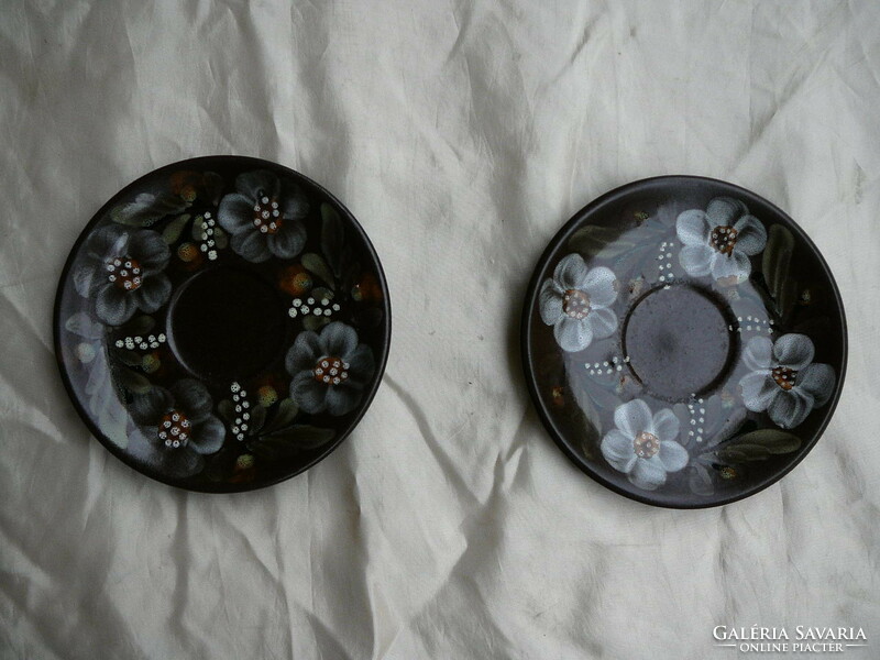 2 ceramic bowls