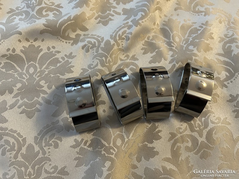 4 Zepter napkin rings in a modern, clean platinum color