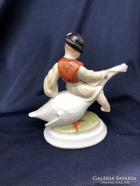 Herend Ludas Matyi porcelain hand-painted small figure (7.7X9.5Cm) rz