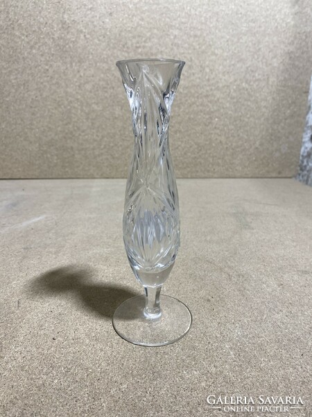 Ólomkristály váza, 20 x 7 cm-es magasságú, lakberendezéshez kiváló.2169