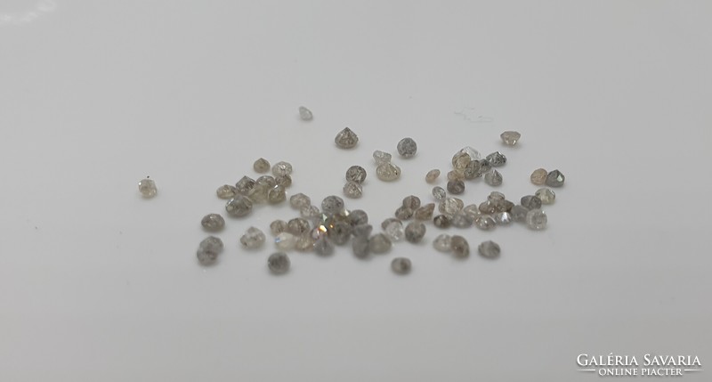 Diamond brill and round cut 1.01 Carat.