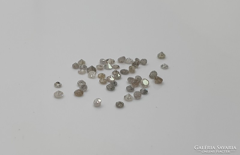 Gyémánt Brill És Kerek Csiszolás 0.52 Karát.