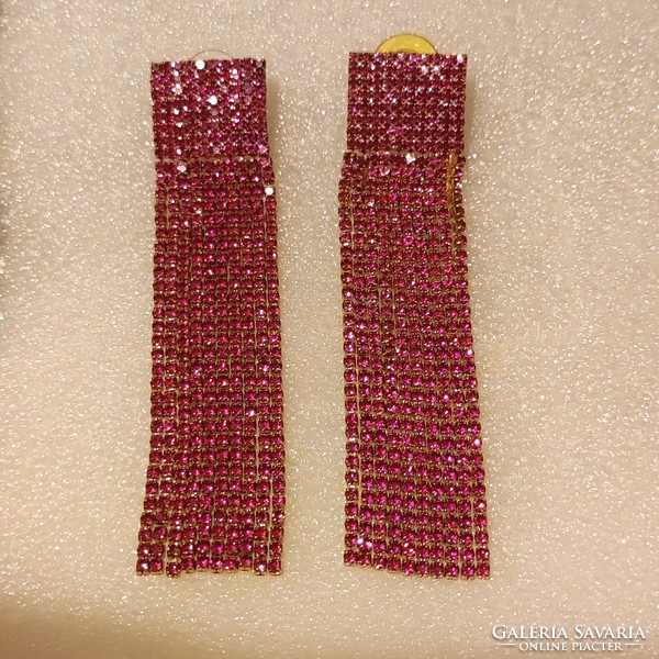 Beautiful pink stud earrings with rhinestones