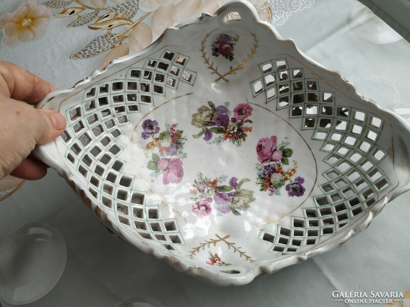 Pink, lace, porcelain bowl, centerpiece for sale! Injured!