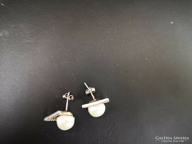 925 Sterling silver earrings with pearls