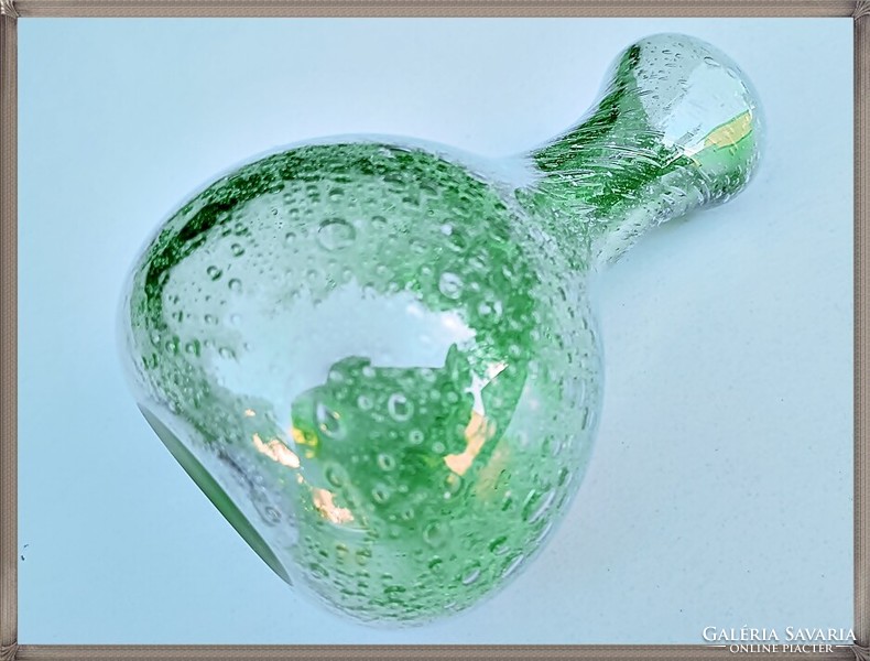 Német STOOB kézműves metszett buborékos zöld üveg váza
