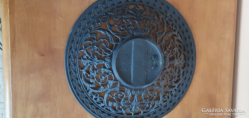Beautiful openwork decorative cast wall plate