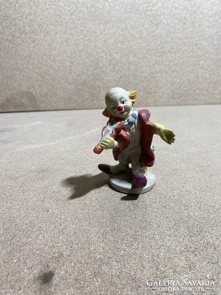 Ceramic clown figure, perfect, size 11 x 6 cm. 2190