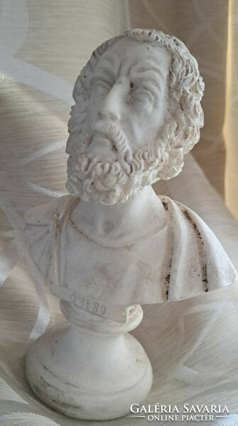 The greats of antiquity: bust of Omero (Homer).