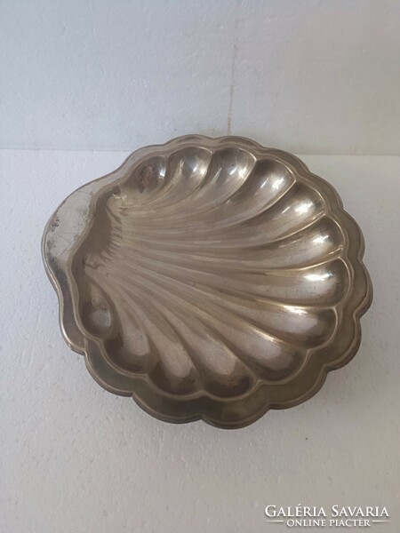 Art deco Hungarian silver shell-shaped quilling ball on legs