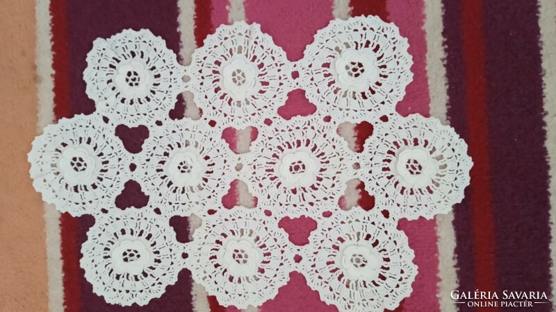 Rose embroidered place mat. Crocheted 33 x21 cm - s