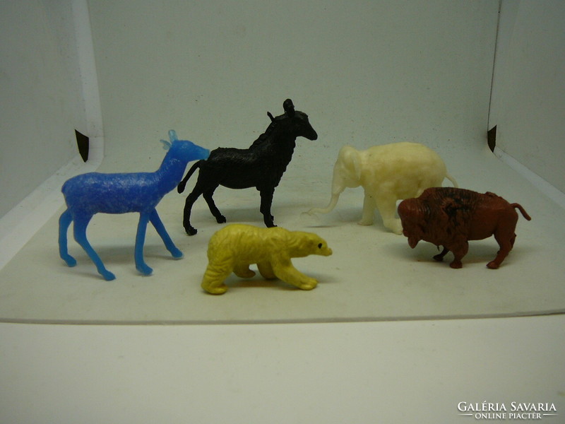 Commercial plastic animals from the 1970s and 1980s