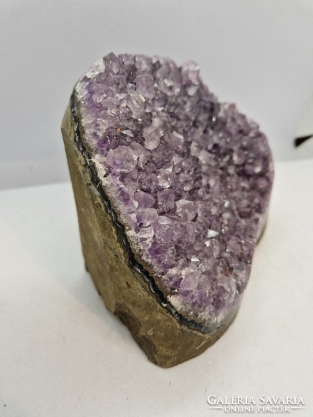 Ametiszt ásvány drúza 2,88 kg