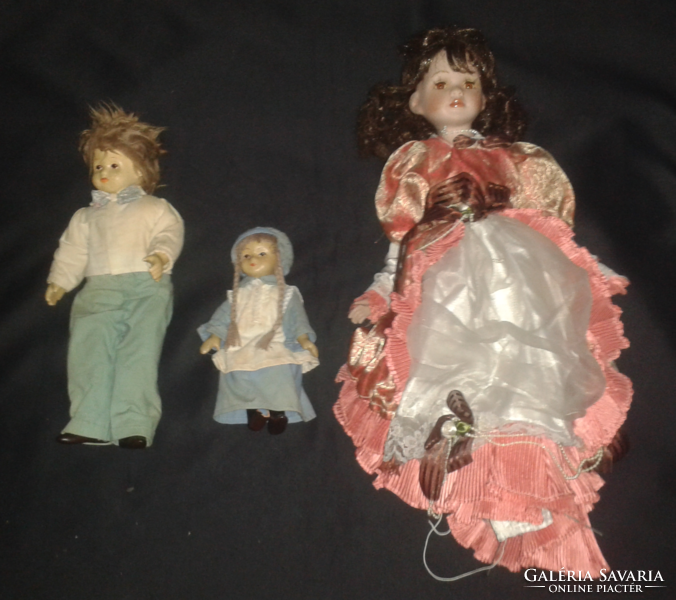 3 ceramic dolls