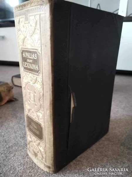 The 18-volume Pallas encyclopedia is 130 years old