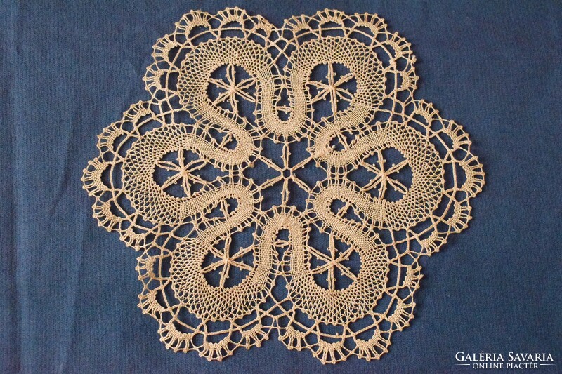 Small tablecloth, beaten lace 21.5 x 23.5 cm handmade