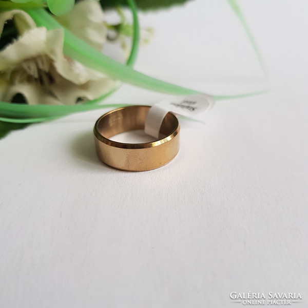 New, gold-colored, bevelled ring - usa 8 / eu 57 / ø18mm