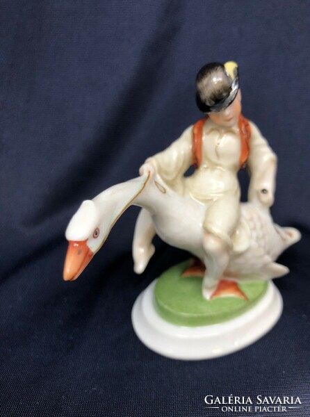 Herendi Ludas Matyi kisméretű porcelán figura (7.7cm) RZ