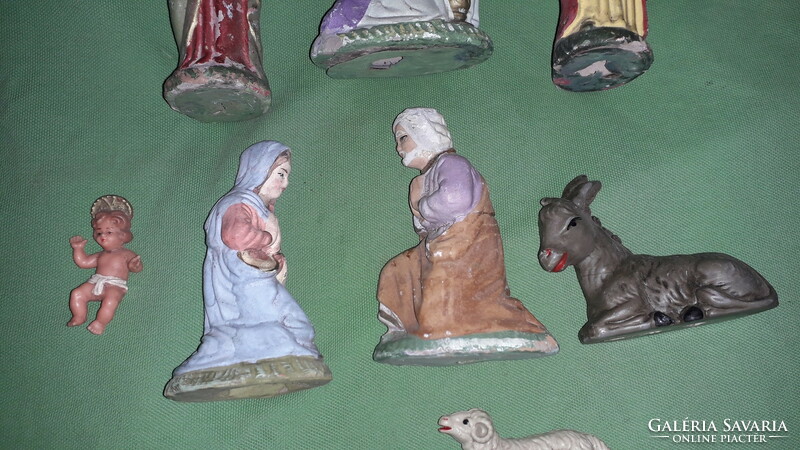 Antik papírmasé és bakelit BETLEHEM figurák Három Királyok Szentcsalád állatok egybe a képek szerint