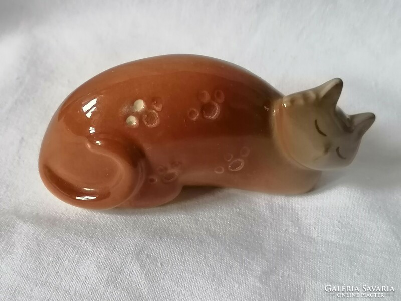 Very rare, lucky long-necked modern ceramic cats