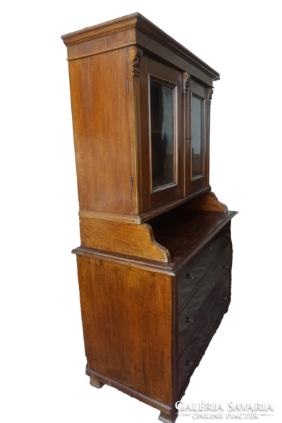 Antique style display cabinet