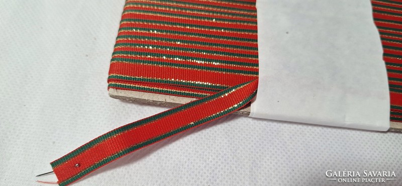 Gold-plated green - red decorative ribbon 20 meters