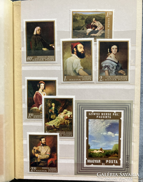 Művészettel kapcsolatos magyar postatiszta bélyeg sorok albumba rendezve