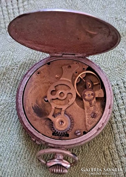 Thermal pocket watch with metal case