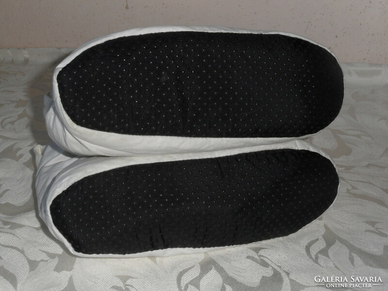 White feather insoles, slippers (size 38)