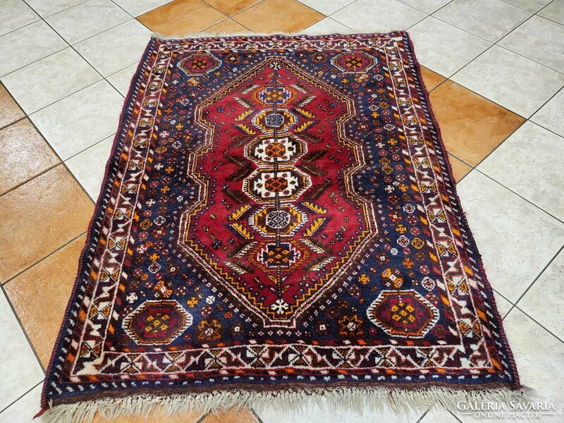 Shiraz Hand Knotted 115x155 Wool Persian Rug bfz546