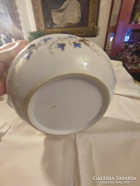 Porcelain bowl with flower pattern