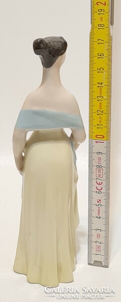Kőbánya woman with stole porcelain figure (2916)