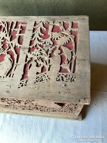Eastern themed box made with jigsaw technique 46x27x25 cm.