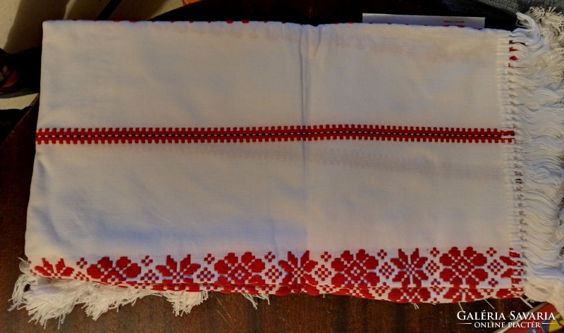 Vintage folk art tablecloth. New.