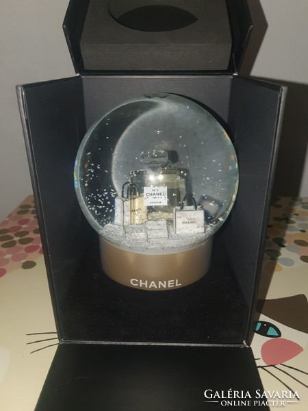 Chanel snow globe from collection 01 - sold abroad