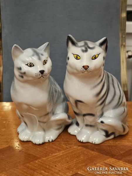 Pair of ceramic retro cats
