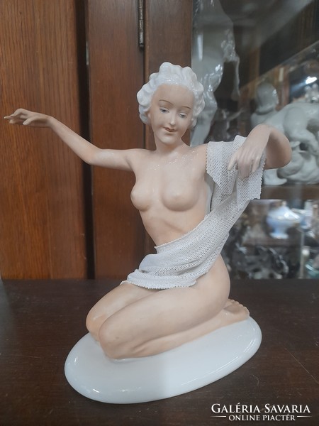 German, germany unterweissbach 1940-1958, heihz schaubach-wallendorf female nude porcelain figure. 20 Cm.
